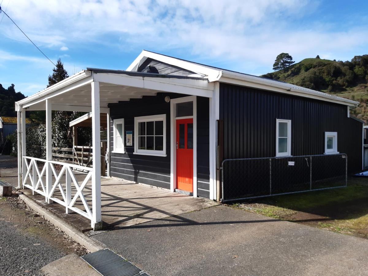Whanga Butcher Shop Whangamomona Extérieur photo