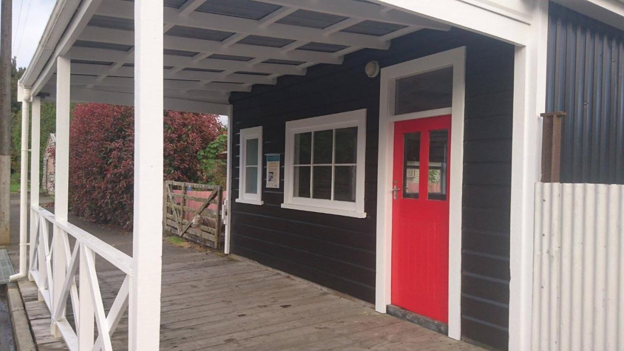 Whanga Butcher Shop Whangamomona Extérieur photo