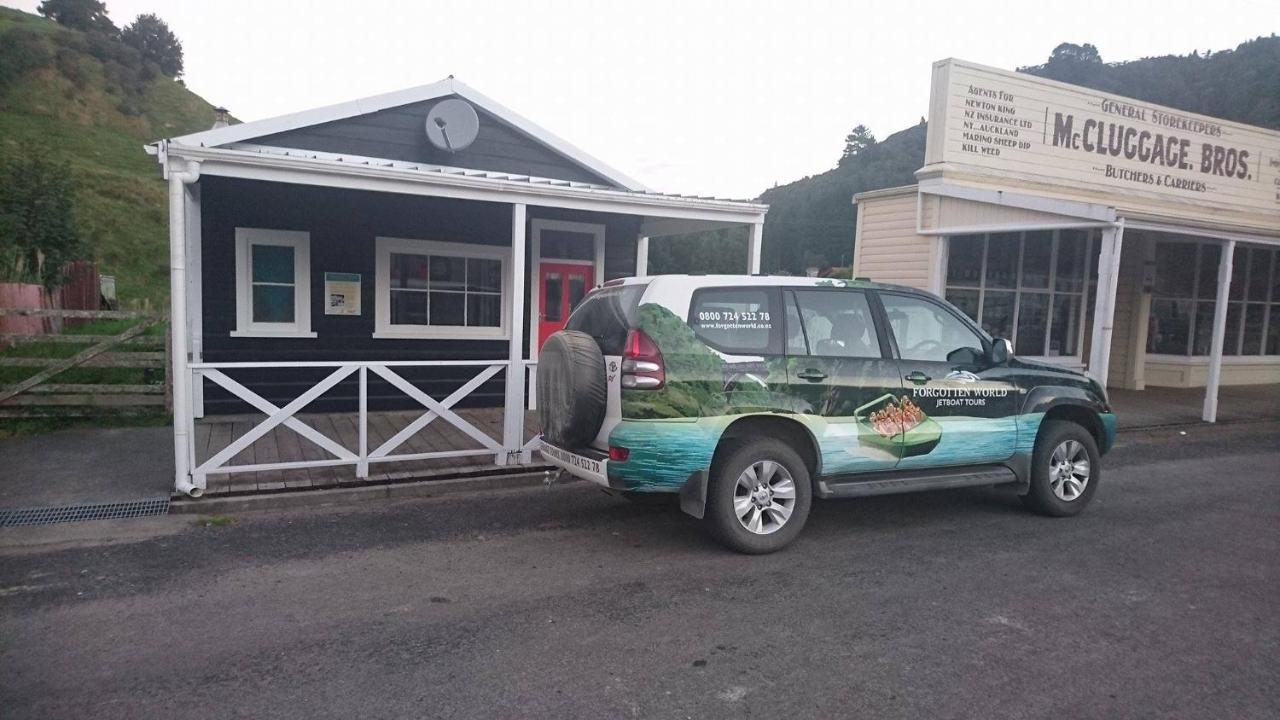 Whanga Butcher Shop Whangamomona Extérieur photo